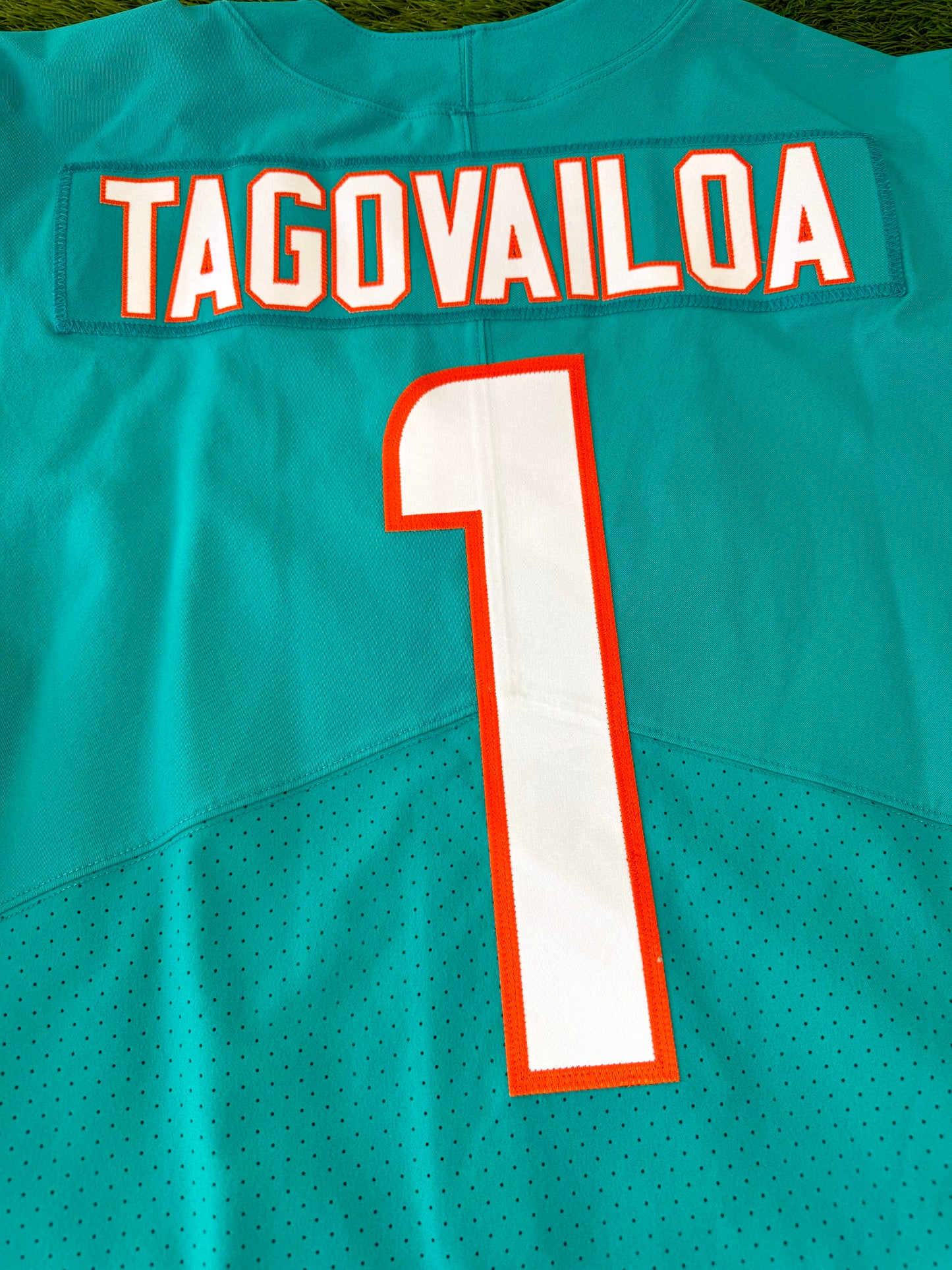 Miami Dolphins Tua Tagovailoa 2022 NFL Football Jersey (46/Large)