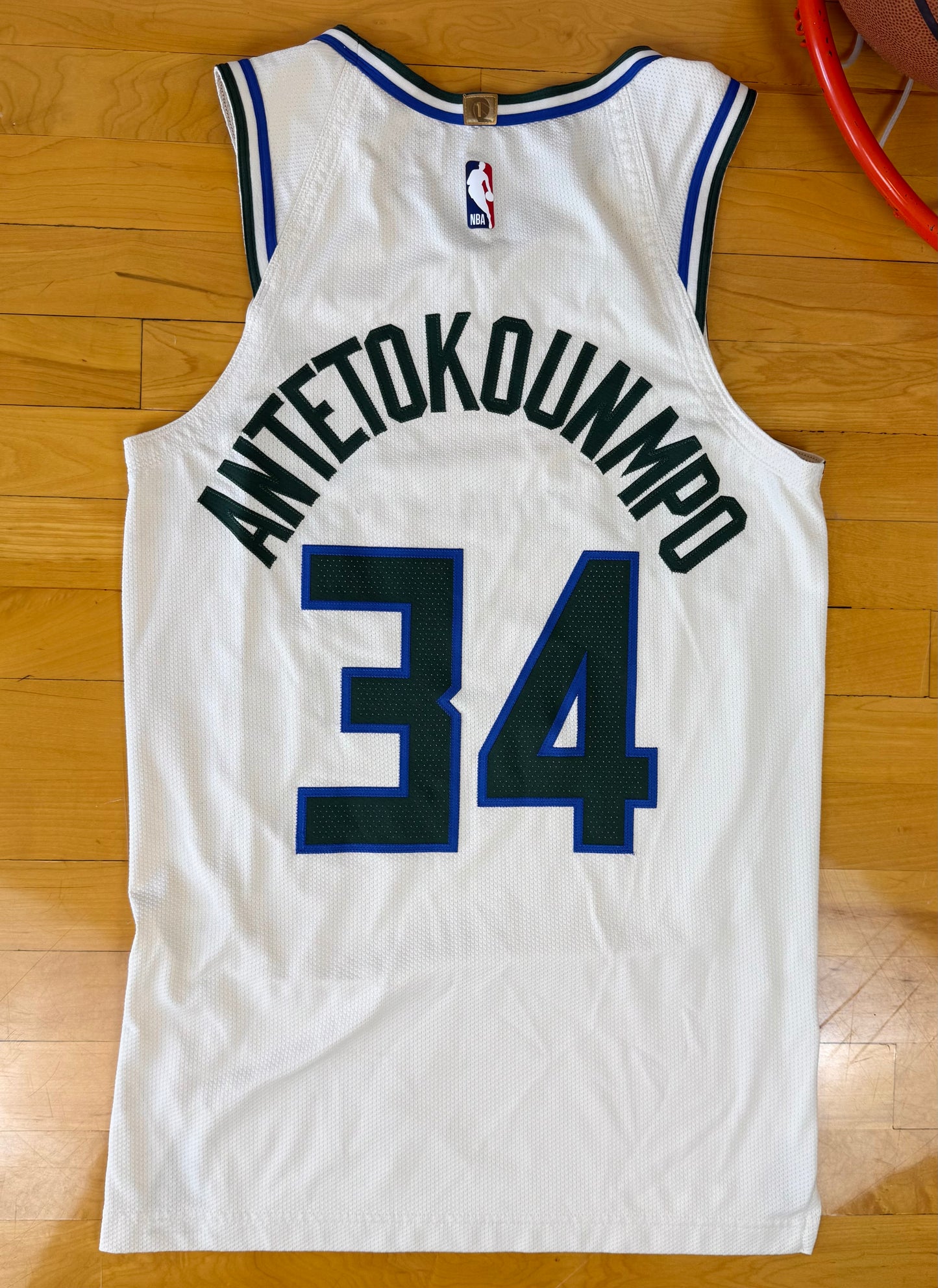 Milwaukee Bucks Giannis Antetokounmpo 2019-2020 “Cream City” NBA Basketball Jersey (40/Small)