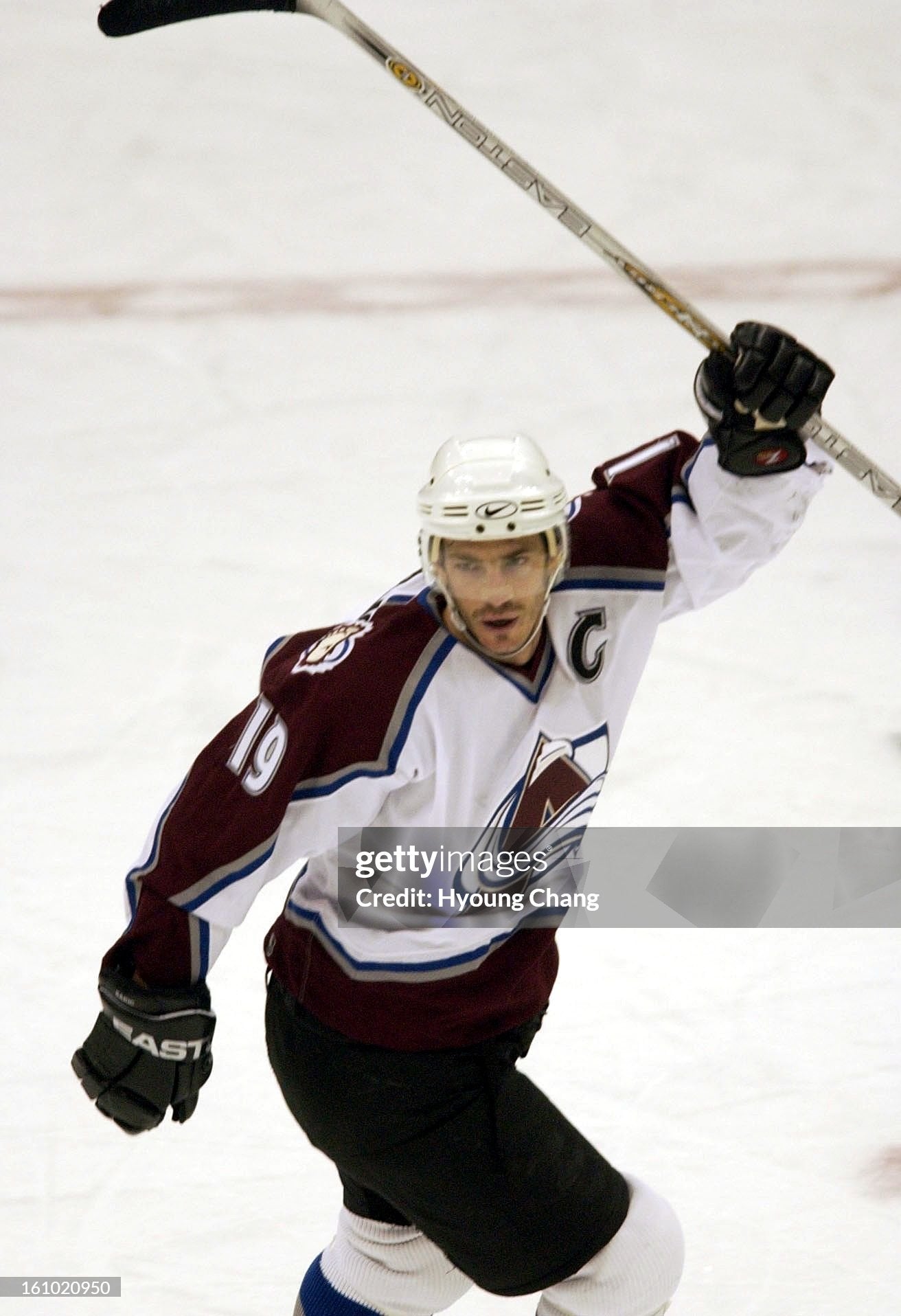Colorado Avalanche 2000-2004 Joe Sakic Hockey Jersey (XXL)