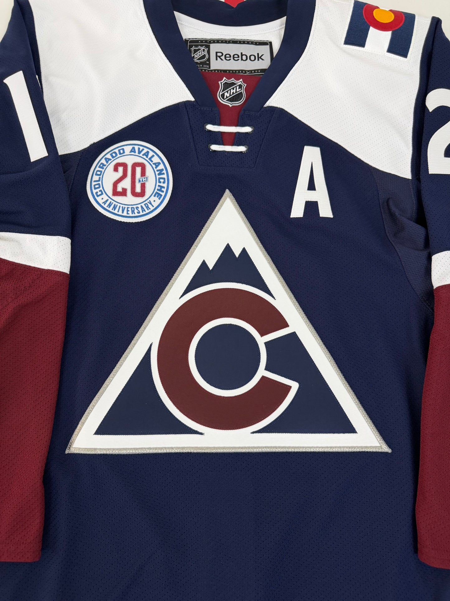 Colorado Avalanche Jarome Iginla 2015-2016 Alternate NHL Hockey Jersey (46/Small)