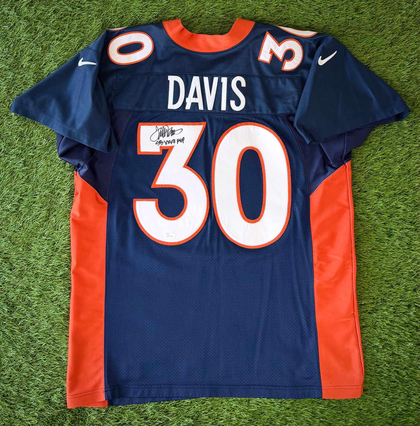 Denver Broncos Terrell Davis 1998 Autographed Super Bowl XXXII NFL Football Jersey (48/XL)