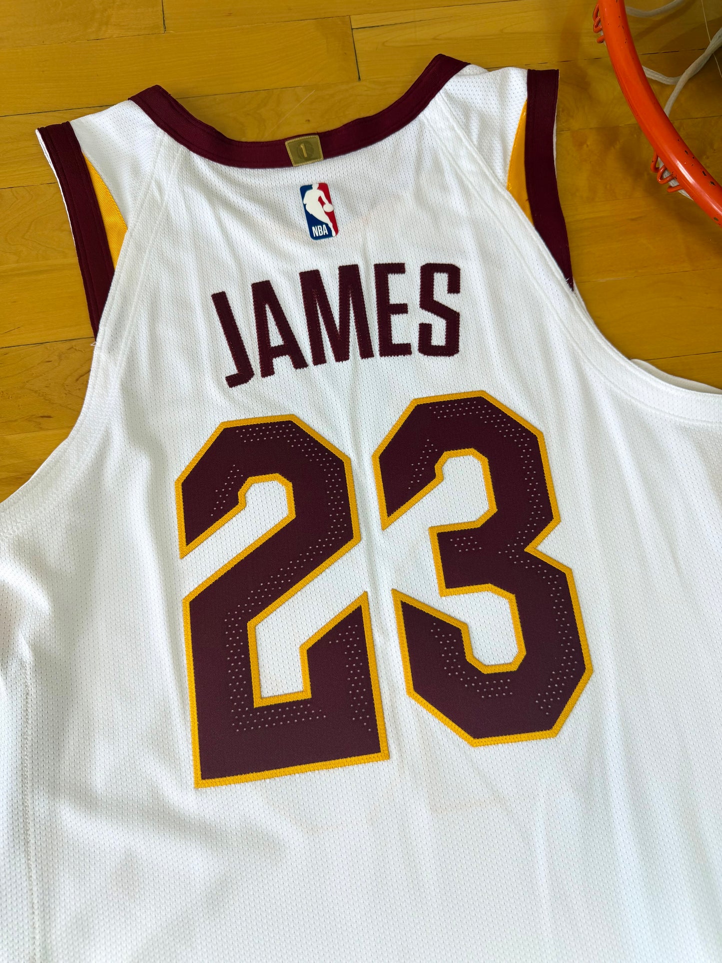 Cleveland Cavaliers LeBron James 2017-2018 NBA Basketball Jersey (44/Medium)