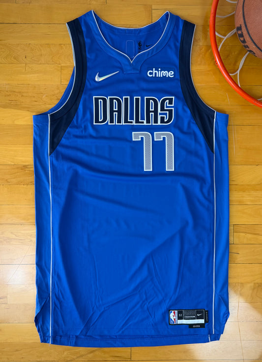 Dallas Mavericks Luka Dončić 2021-2022 Team Issued NBA Basketball Jersey (52/XL)