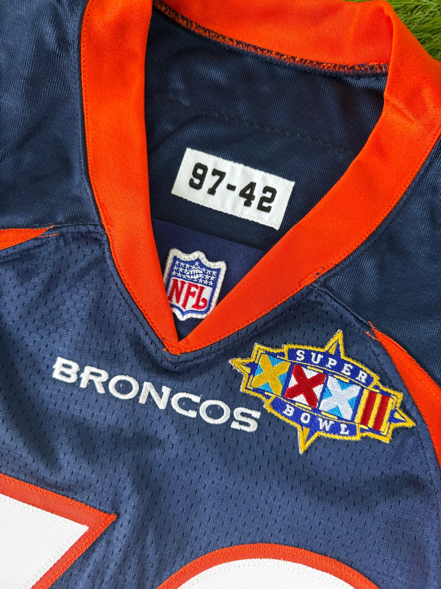 Denver Broncos Terrell Davis 1997-98 Super Bowl XXXII NFL Football Jersey (42/Medium)