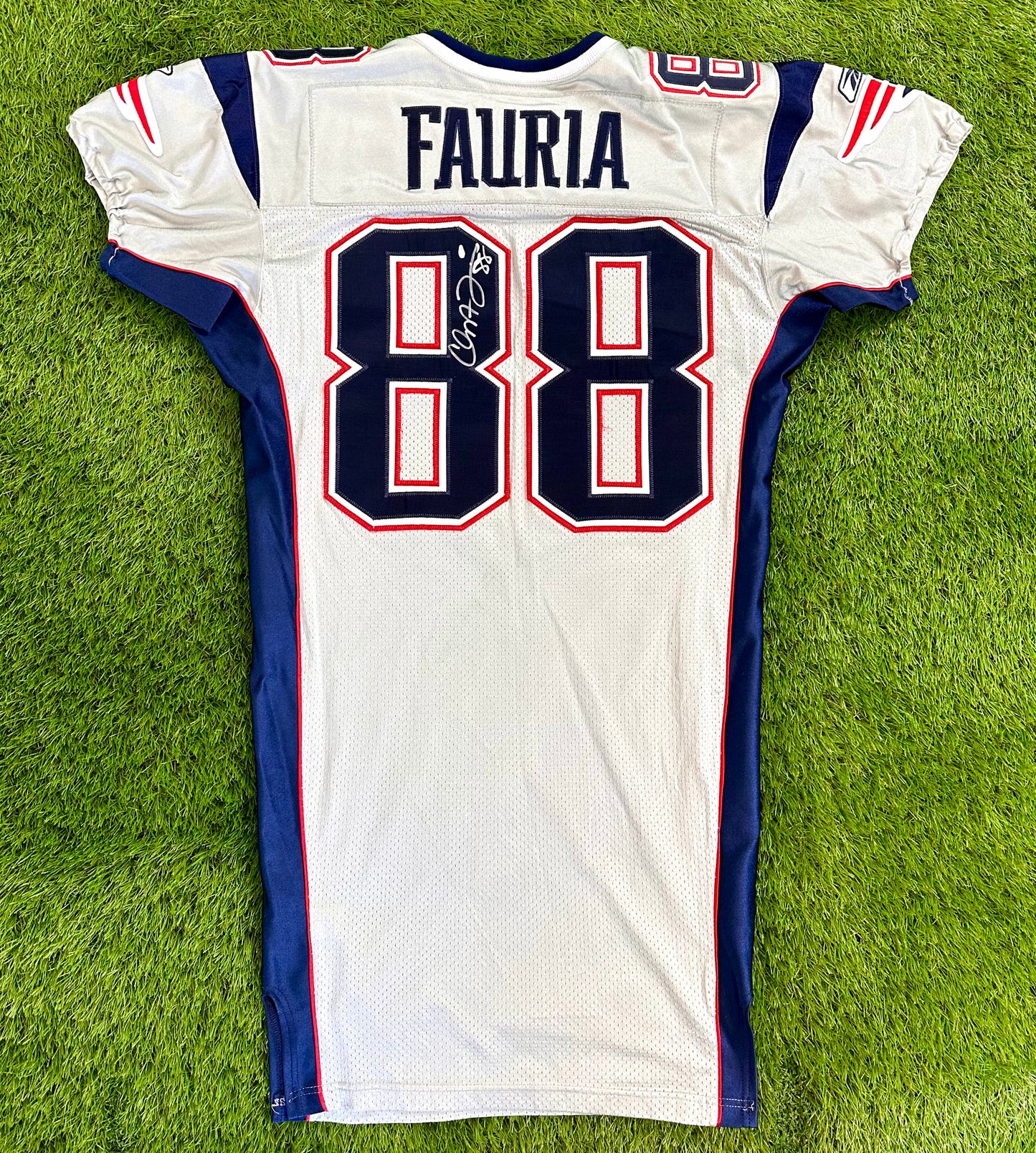New England Patriots Christian Fauria 2003 Game Issued (Worn?) Silver Alternate NFL Football Jersey (48/XL)