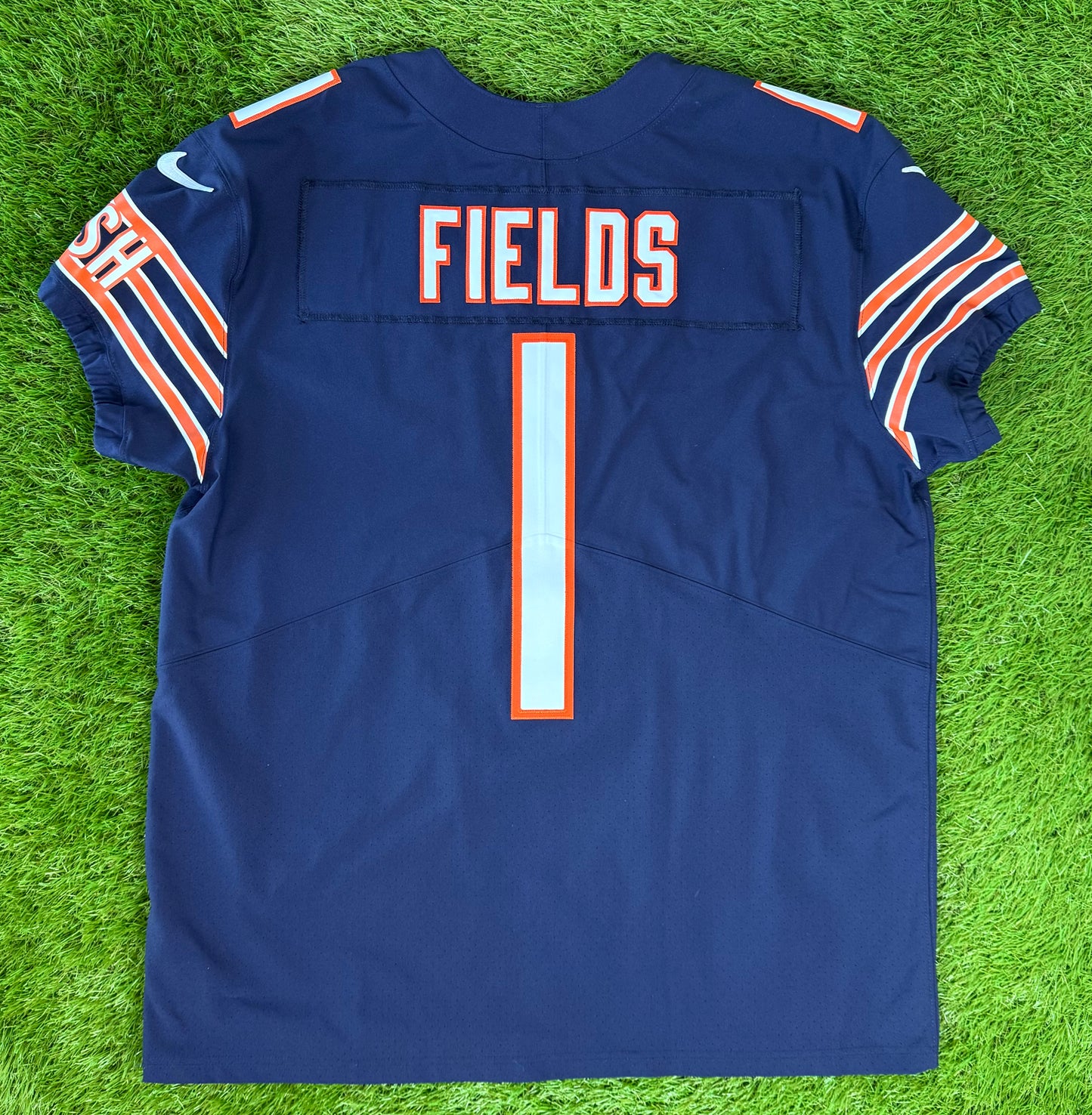 Chicago Bears Justin Fields 2022 NFL Football Jersey (44/Large)