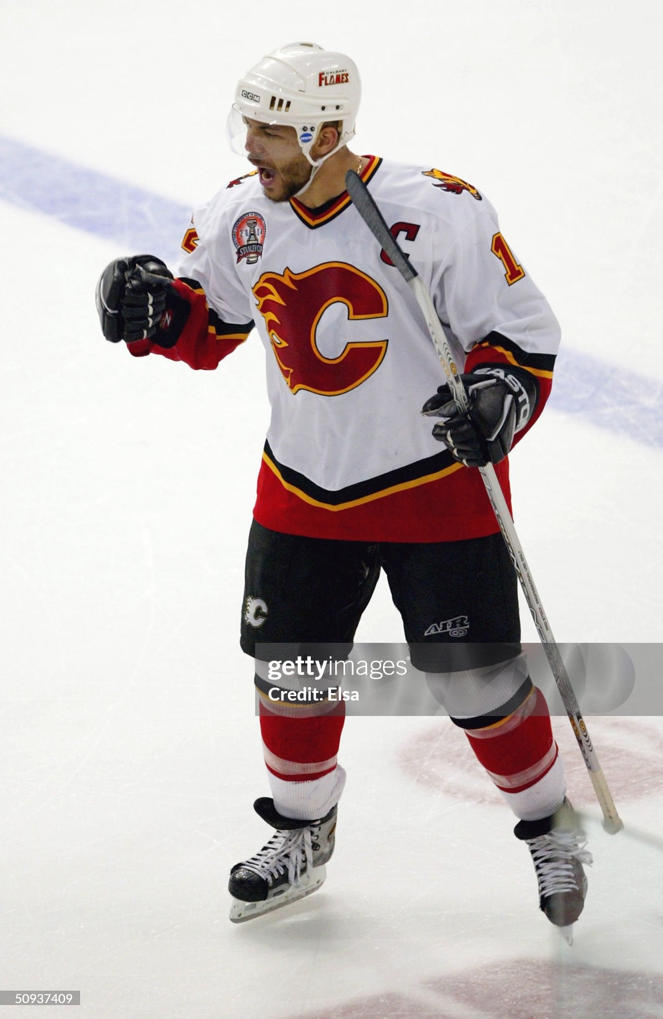 Calgary Flames Jarome Iginla 2004 Stanley Cup Finals NHL Hockey Jersey (48/Large)