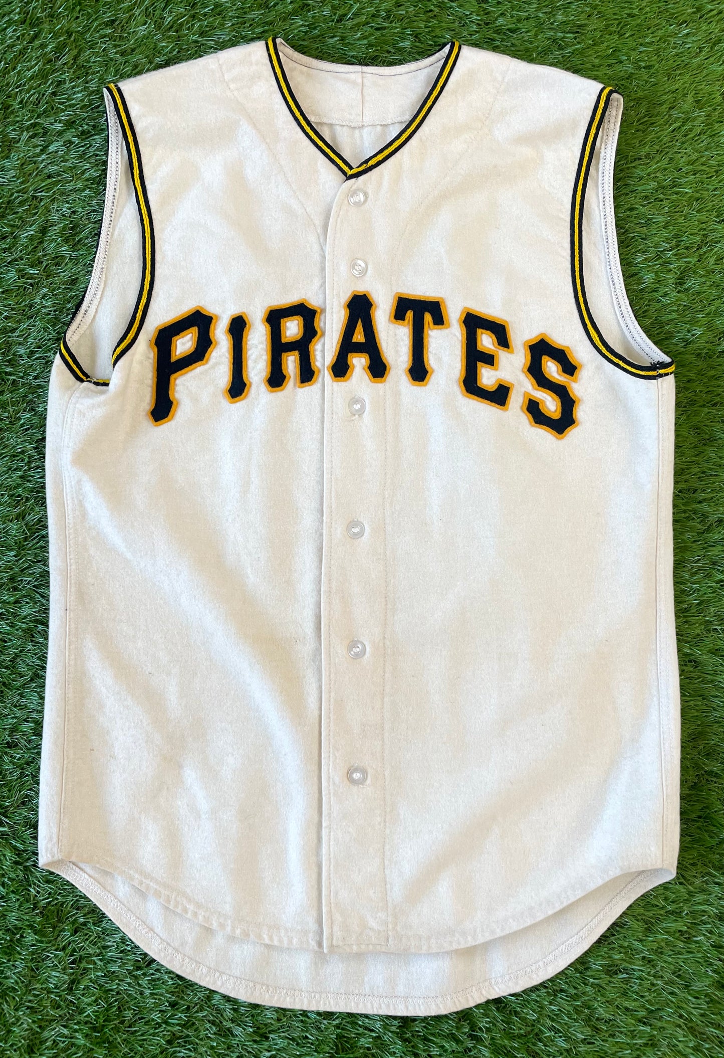 Pittsburgh Pirates 1957-1970 Prototype Home White MLB Baseball Jersey (42/Medium)