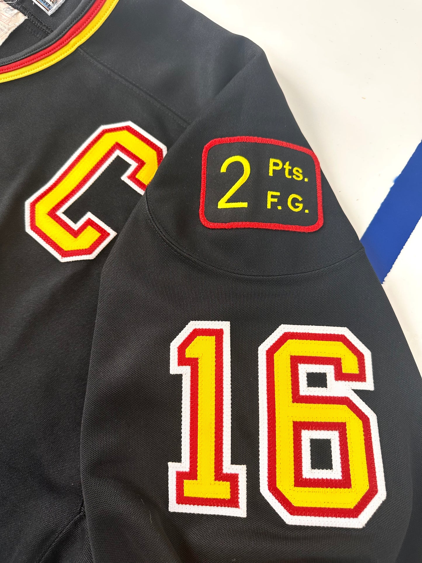 Vancouver Canucks Trevor Linden 1994 Stanley Cup Finals NHL Hockey Jersey (52/XL)