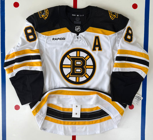 Boston Bruins David Pastrnak 2022-2023 NHL Hockey Jersey (56/XXL)
