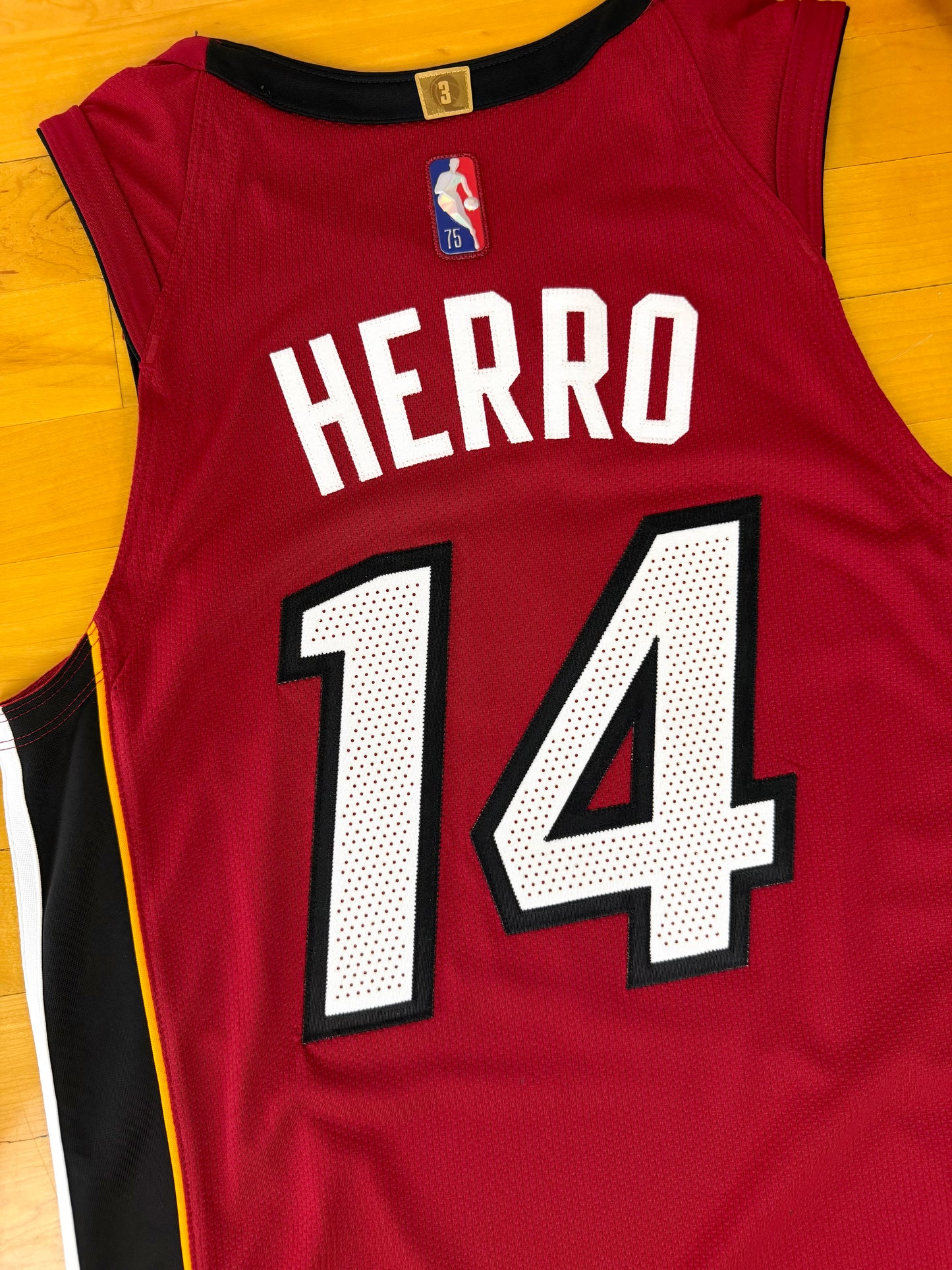 Miami Heat Tyler Herro 2021-2022 Alternate NBA Basketball Jersey (40/Small)