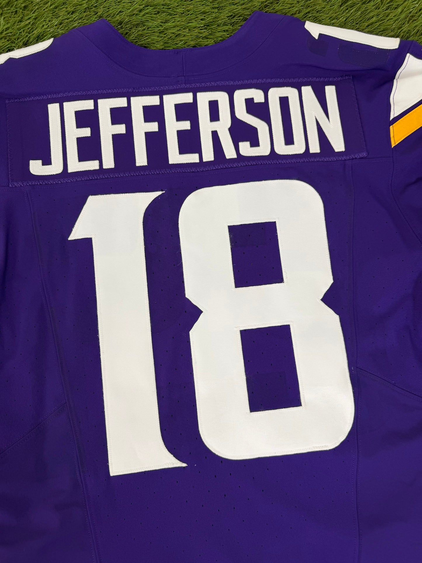 Minnesota Vikings Justin Jefferson 2023 NFL Football Jersey (40/Medium)