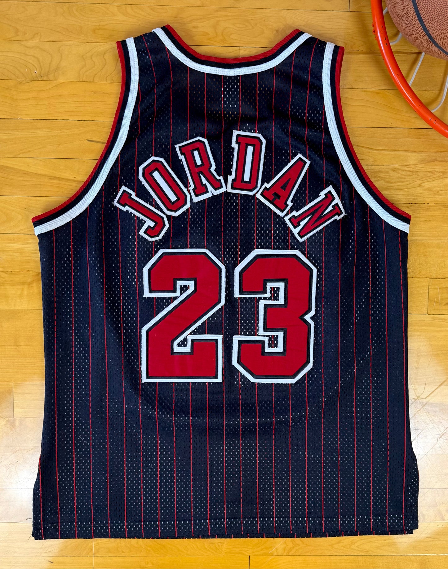 Chicago Bulls Michael Jordan 1996-1997 Alternate NBA Basketball Jersey (48/XL)