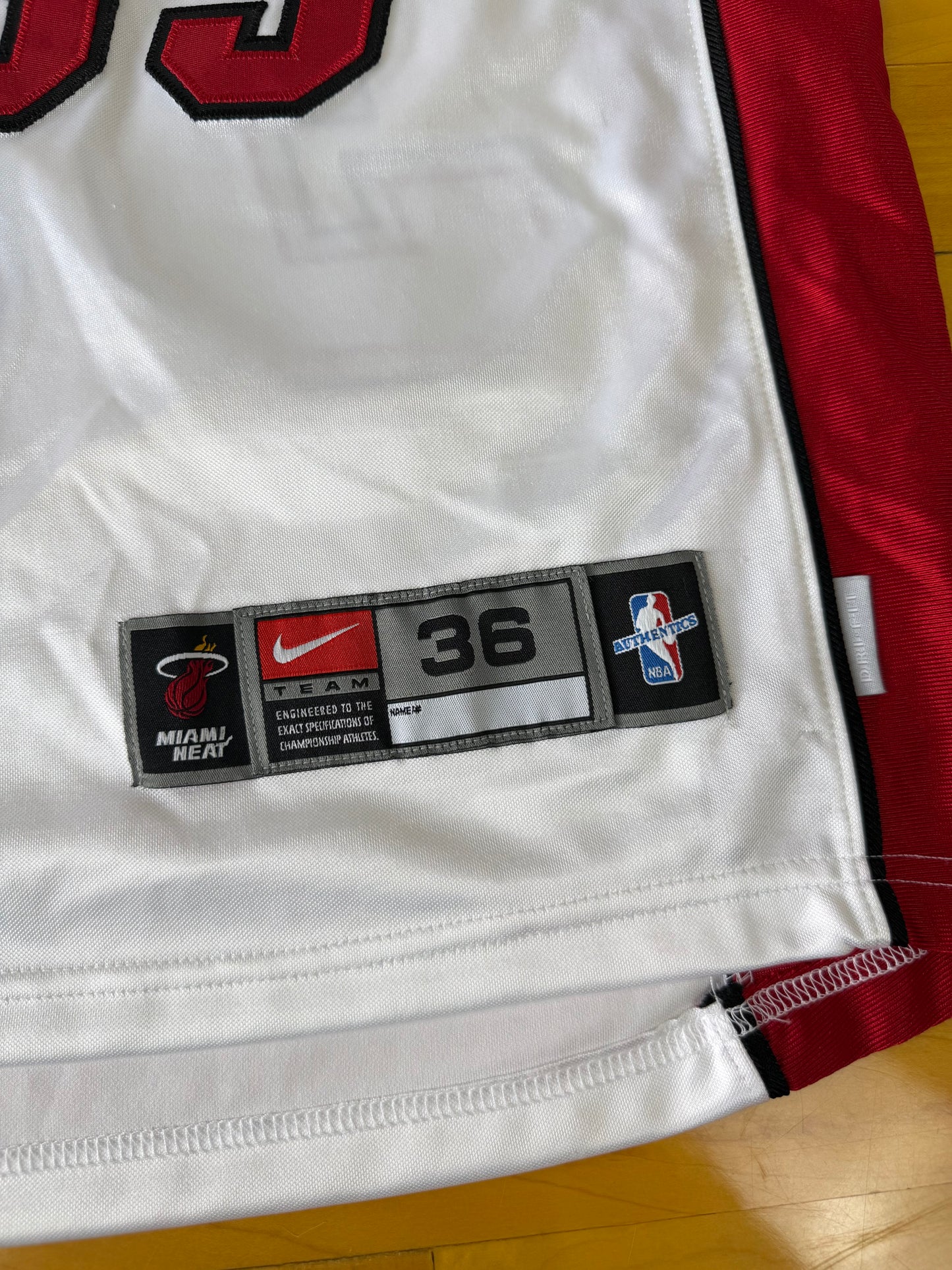 Miami Heat Alonzo Mourning 2000-2001 NBA Basketball Jersey (36/Small)