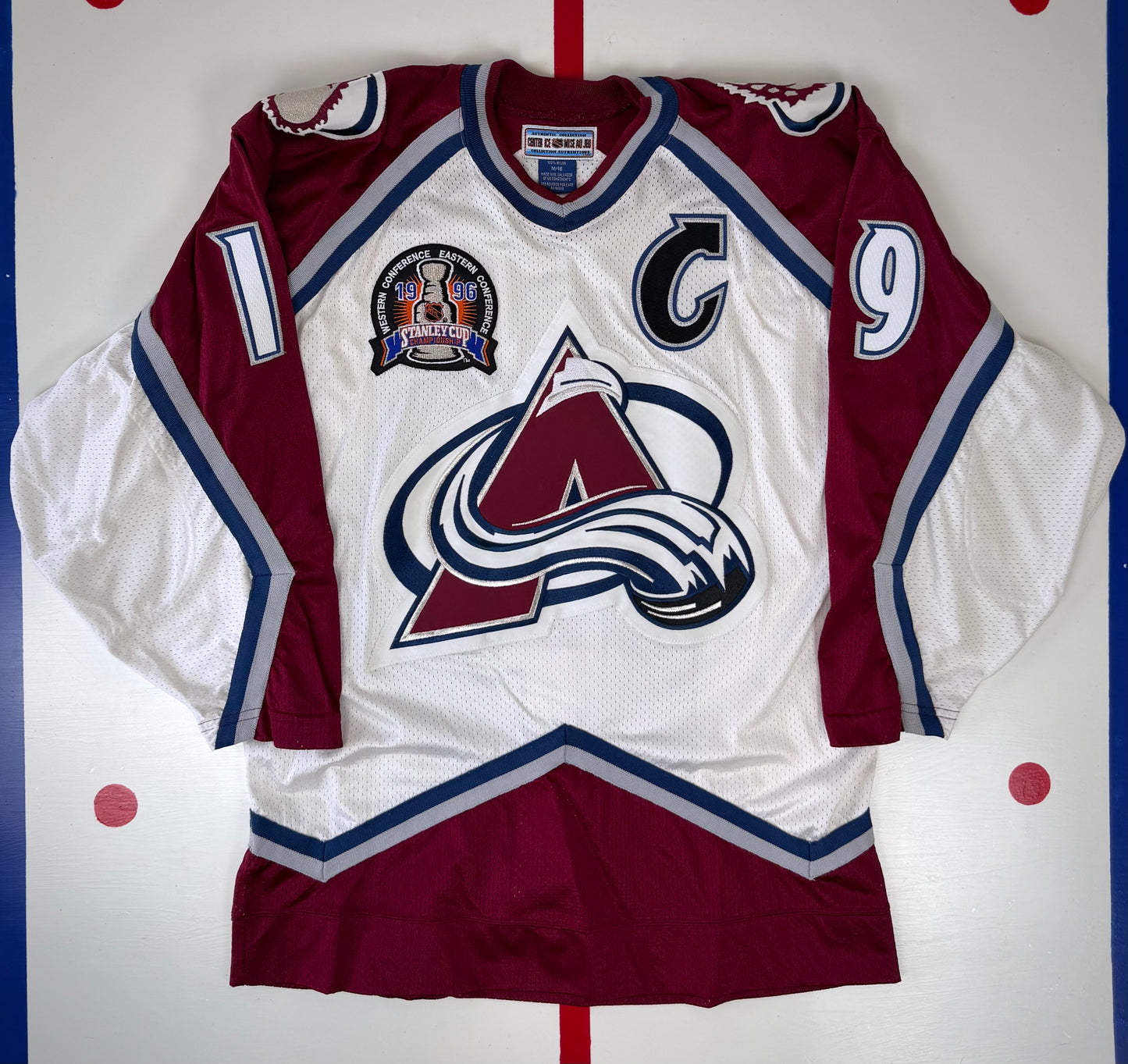Colorado Avalanche Joe Sakic 1996 Stanley Cup Finals NHL Hockey Jersey (46/Medium)
