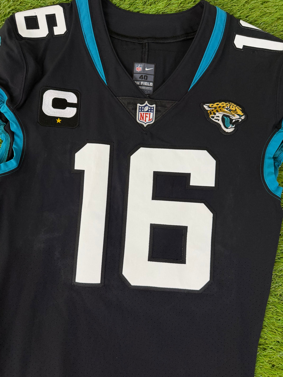 Jacksonville Jaguars Trevor Lawrence 2021 Black NFL Football Jersey (40/Medium)