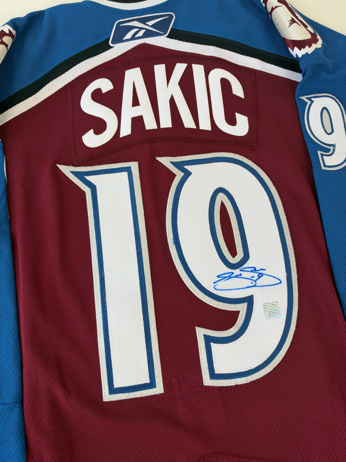 Colorado Avalanche Joe Sakic 2005-2006 Signed NHL Hockey Jersey (56/XXL)