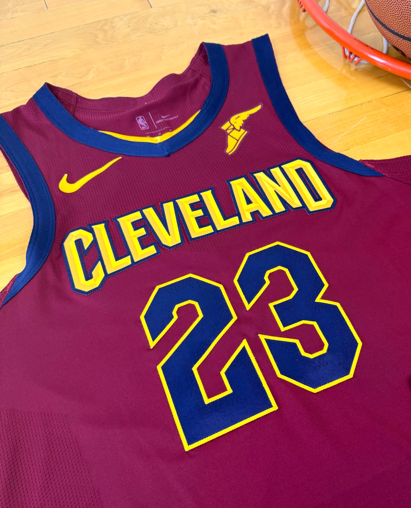 Cleveland Cavaliers 2017-2018 Lebron James Team Issued NBA Basketball Jersey (44/Large)