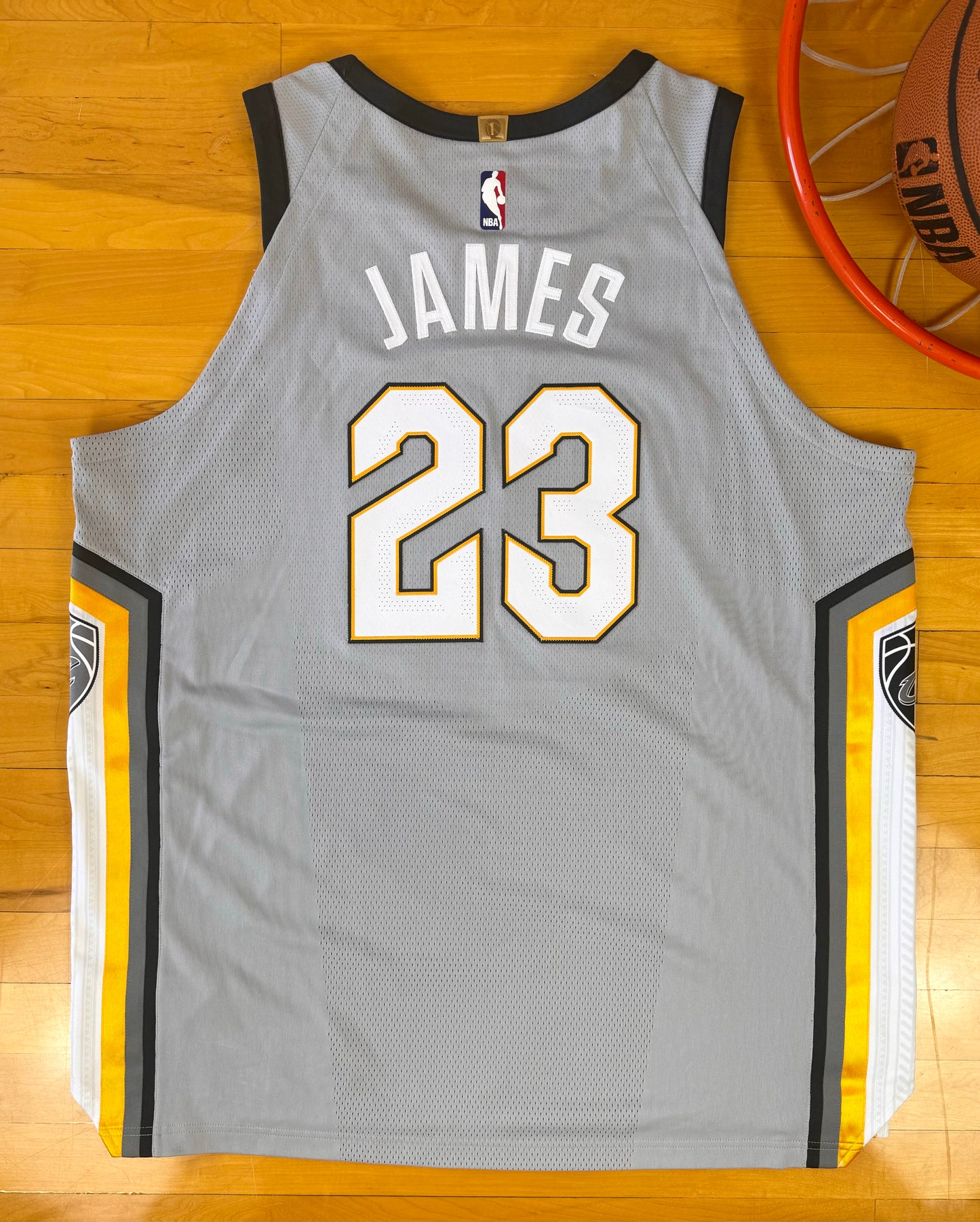 Cleveland Cavaliers Lebron James 2017-2018 “The Land” NBA Basketball Jersey (56/XXL)