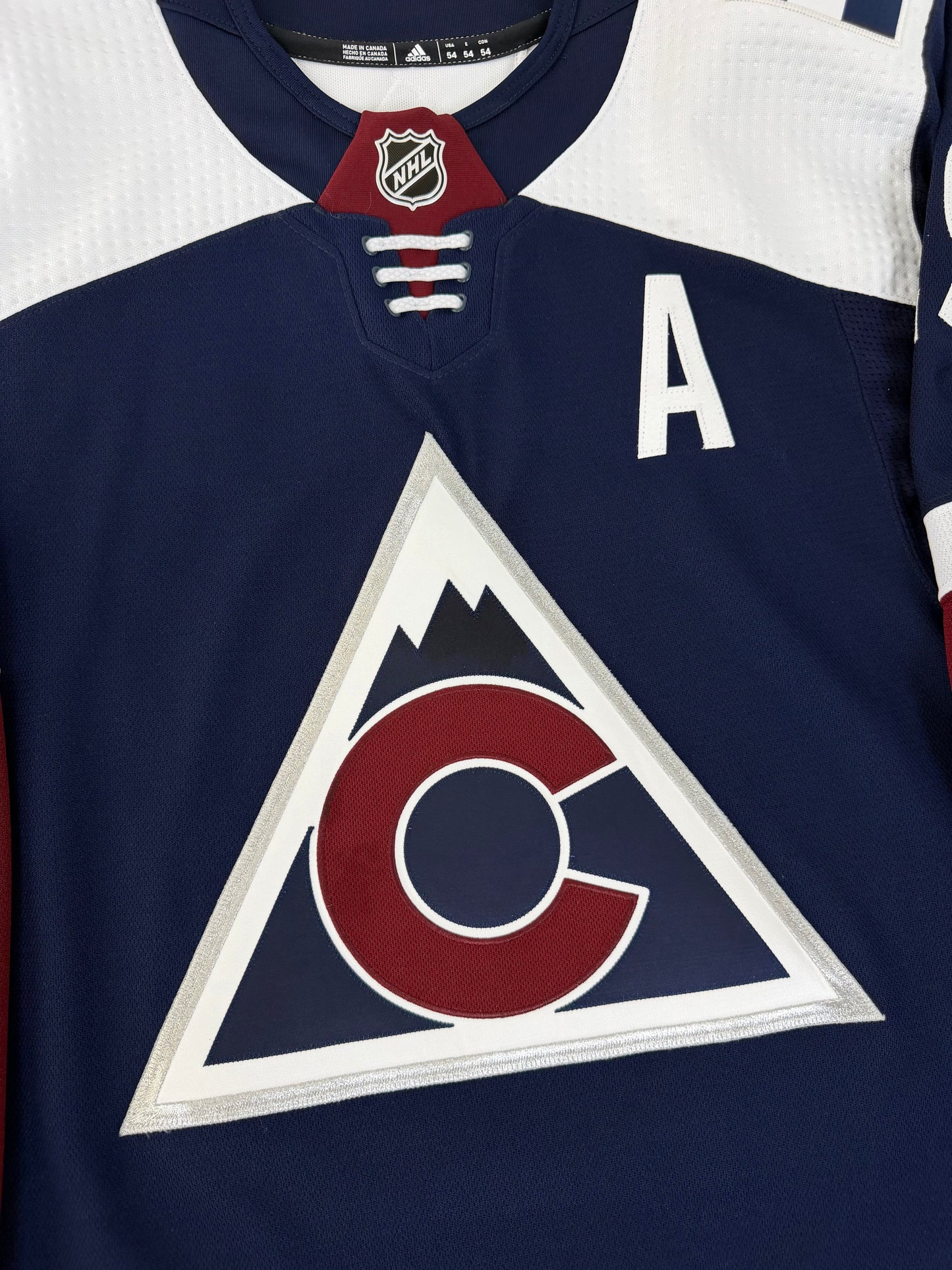 Colorado Avalanche Nathan MacKinnon 2018-2021 Alternate NHL Hockey Jersey (54/XL)