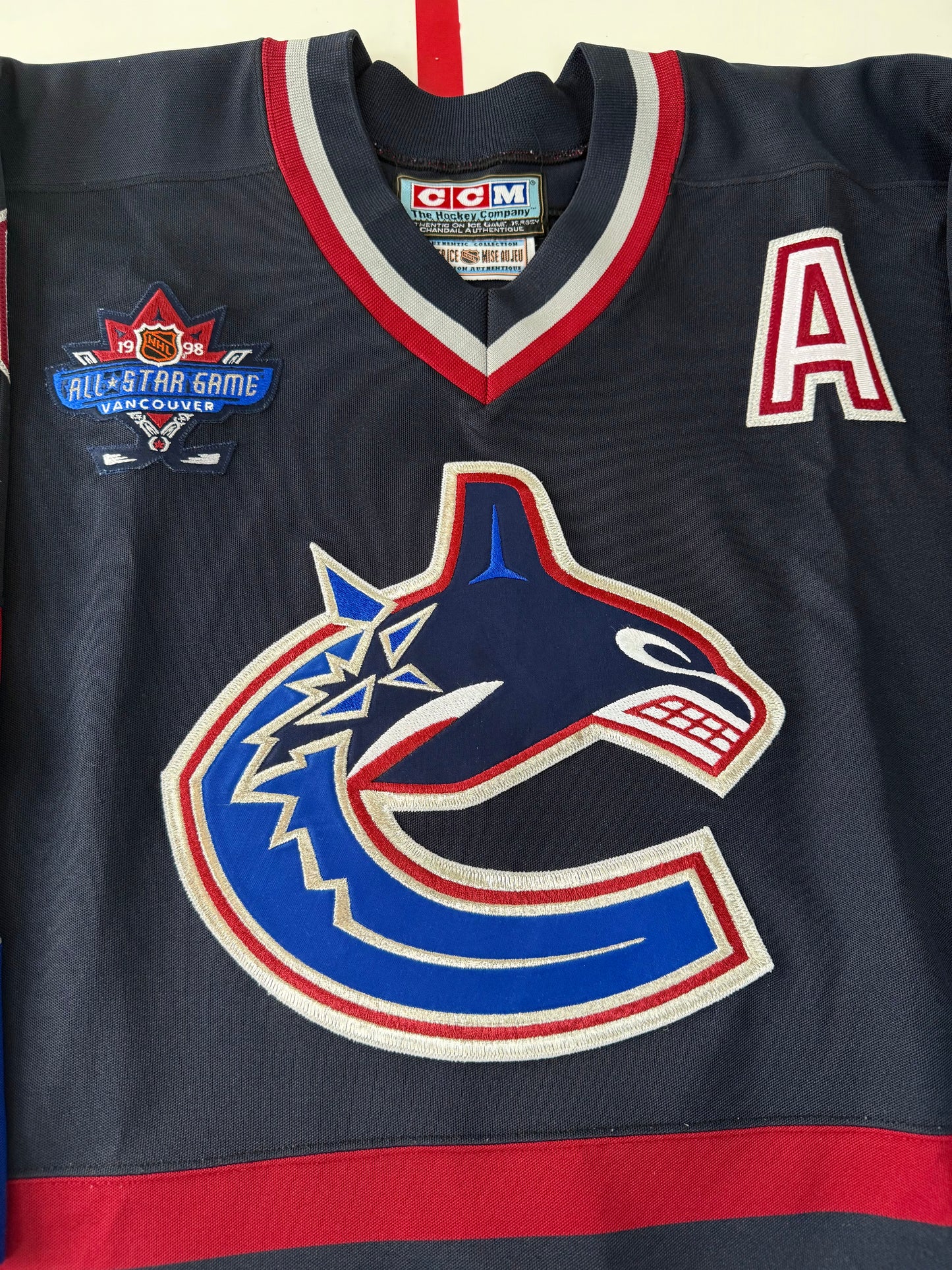 Vancouver Canucks Pavel Bure 1997-1998 NHL Hockey Jersey (48/Large)