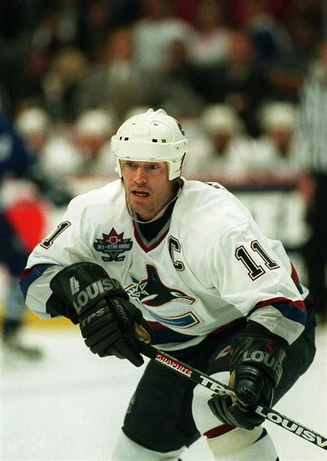 Vancouver Canucks Mark Messier 1997-1998 NHL Hockey Jersey (54/XXL)