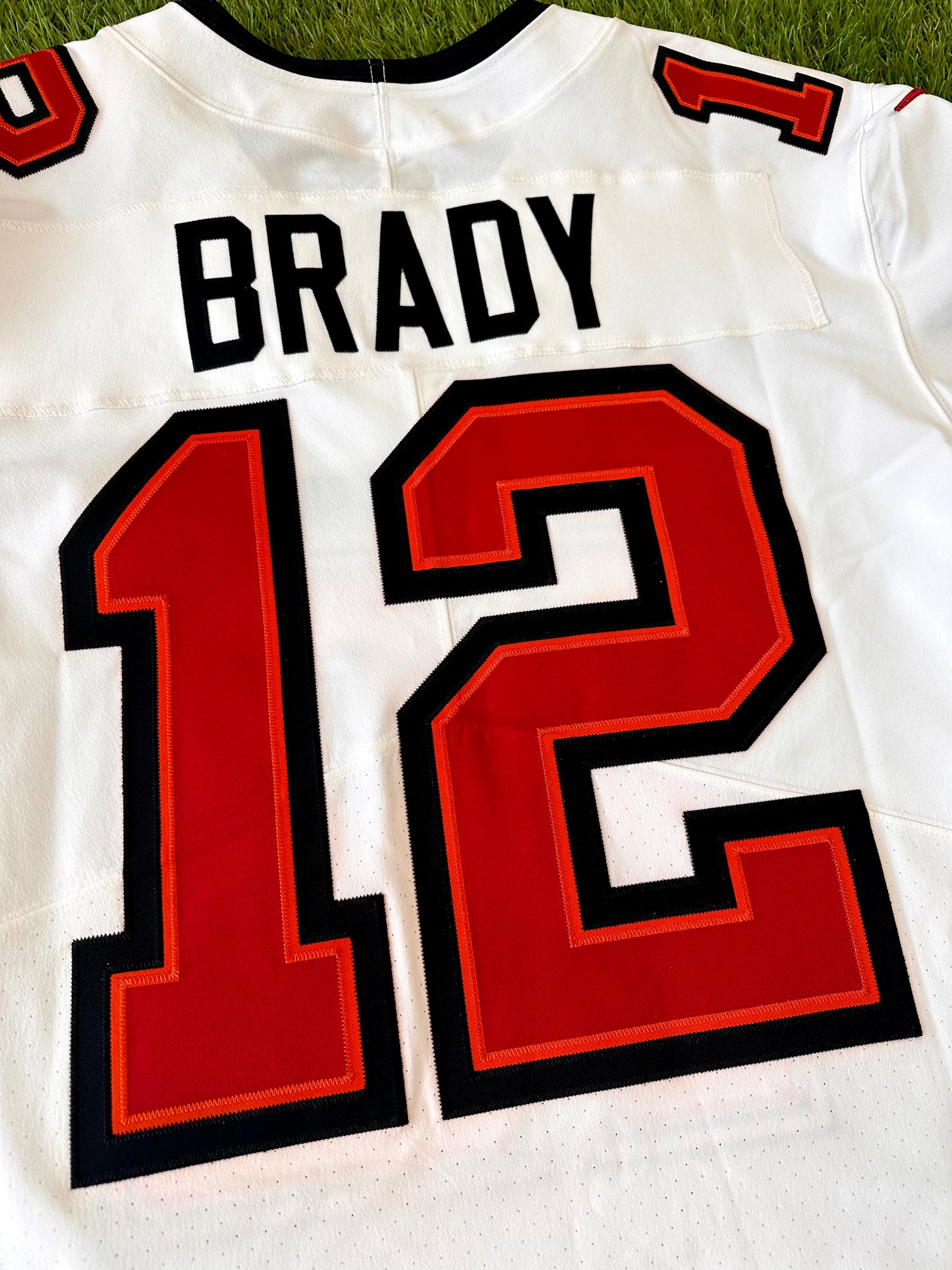 Tampa Bay Buccaneers Tom Brady 2021 Super Bowl LV NFL Football Jersey (44/Large)
