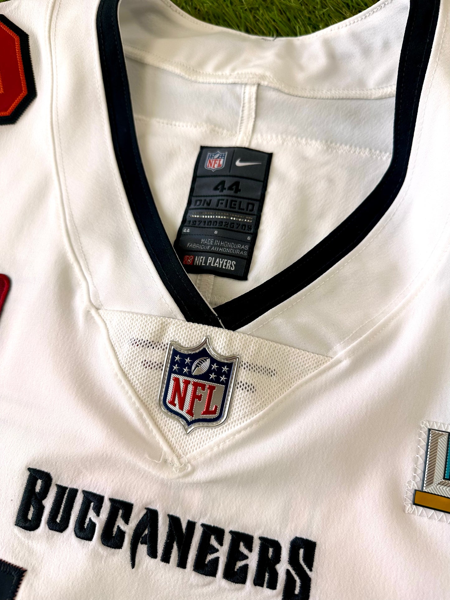 Tampa Bay Buccaneers Tom Brady 2021 Super Bowl LV NFL Football Jersey (44/Large)