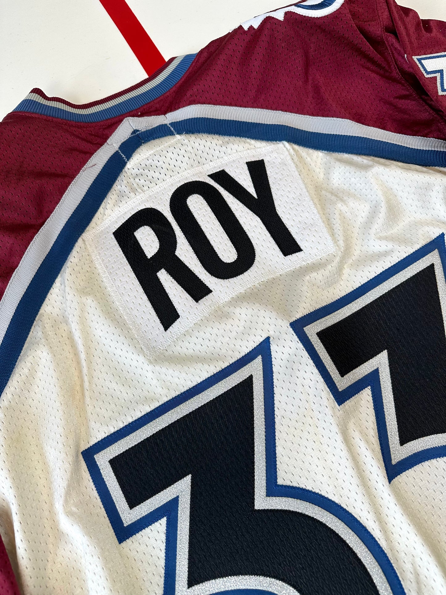 Colorado Avalanche 1996-1997 Patrick Roy NHL Hockey Jersey (46/Medium)