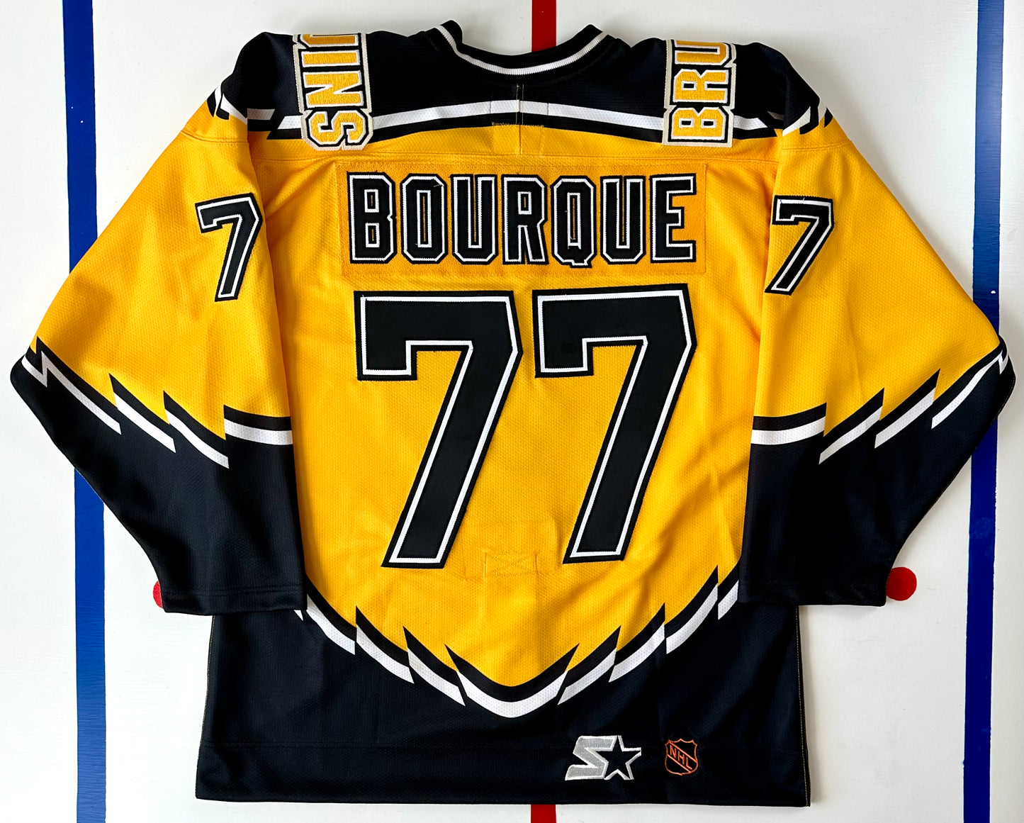 Boston Bruins 1998-1999 Ray Bourque “Pooh Bear” NHL Hockey Jersey (48/Large)