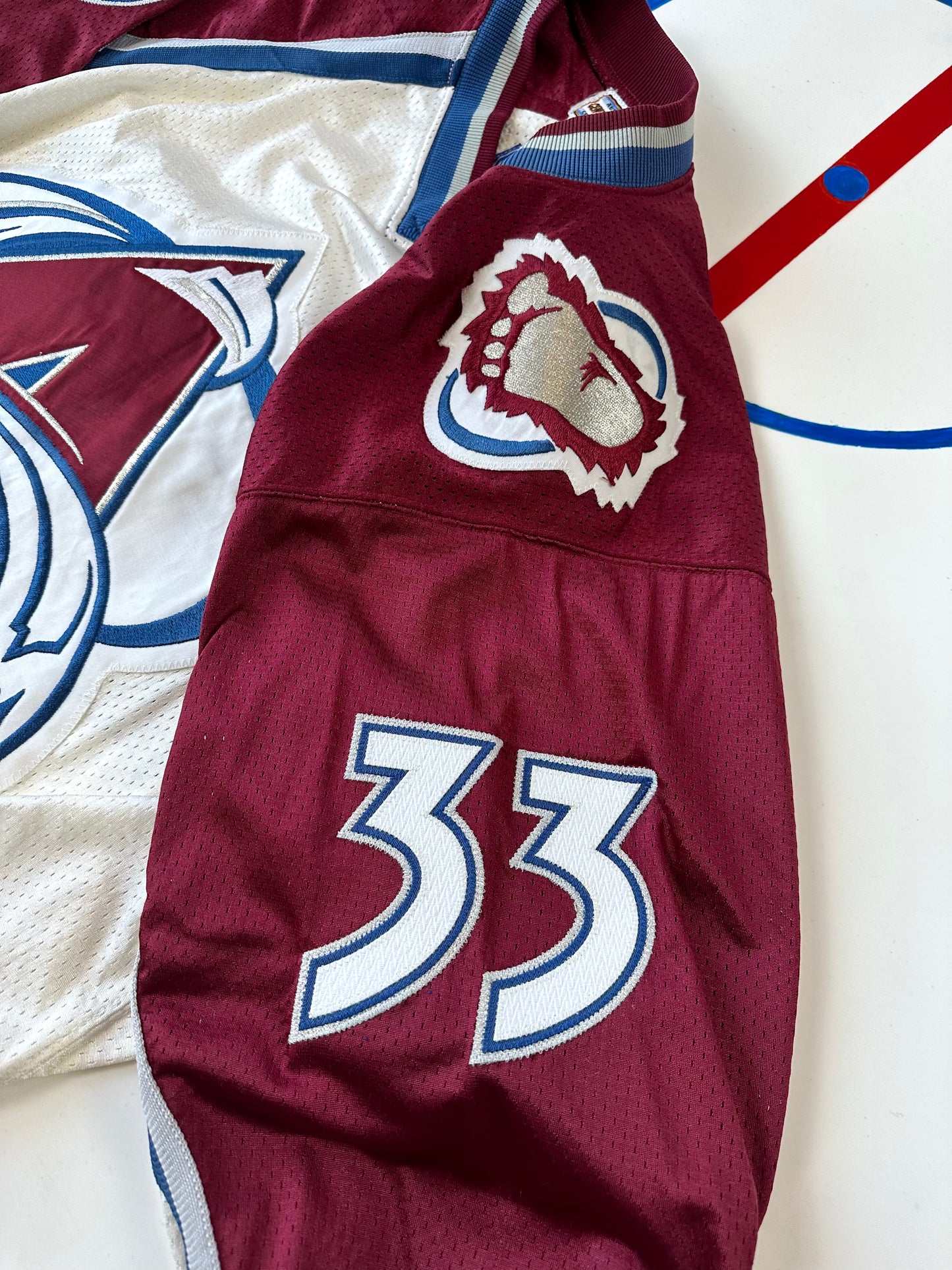 Colorado Avalanche 1996-1997 Patrick Roy NHL Hockey Jersey (46/Medium)