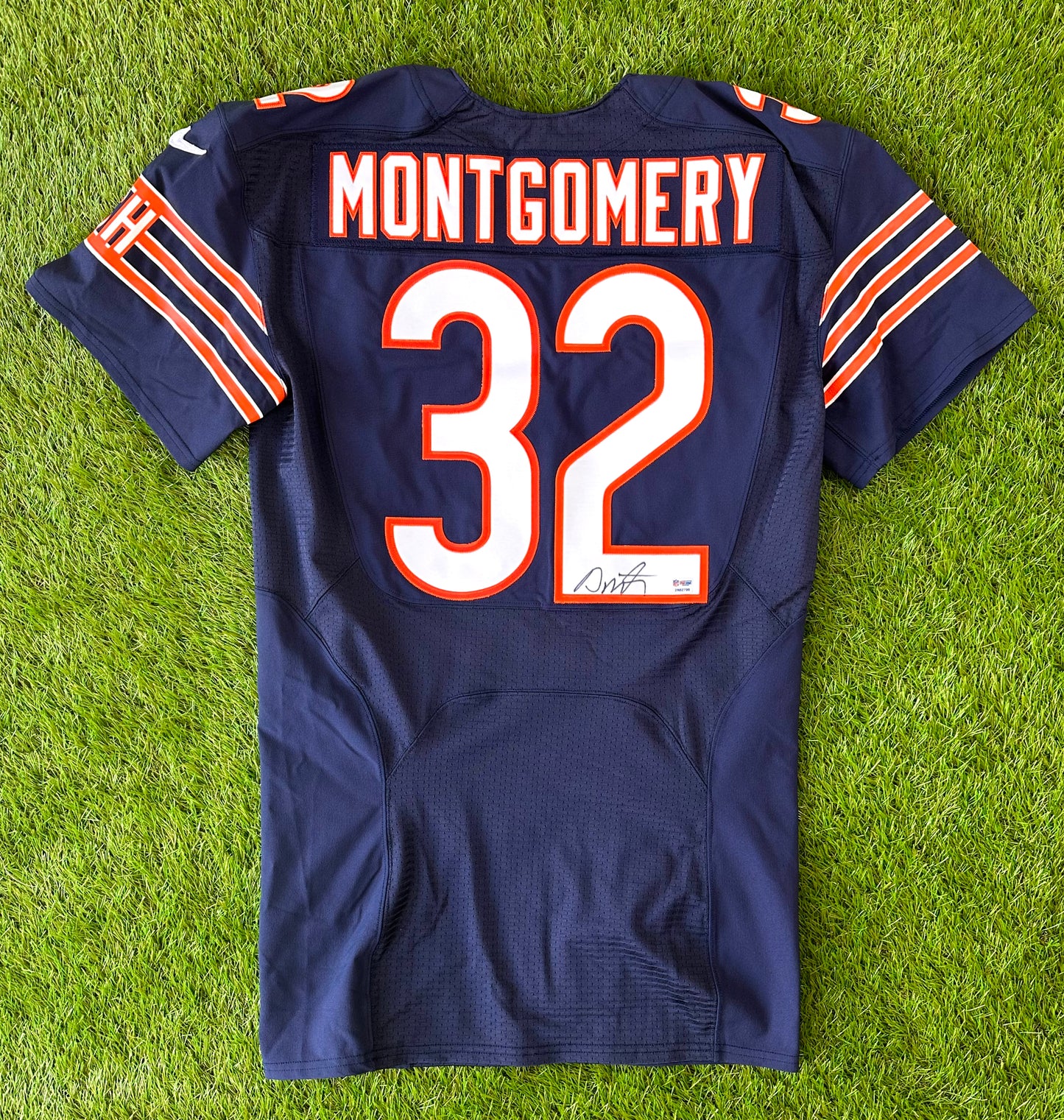 Chicago Bears David Montgomery Autographed Team Issued NFL Football Jersey (42/Large)