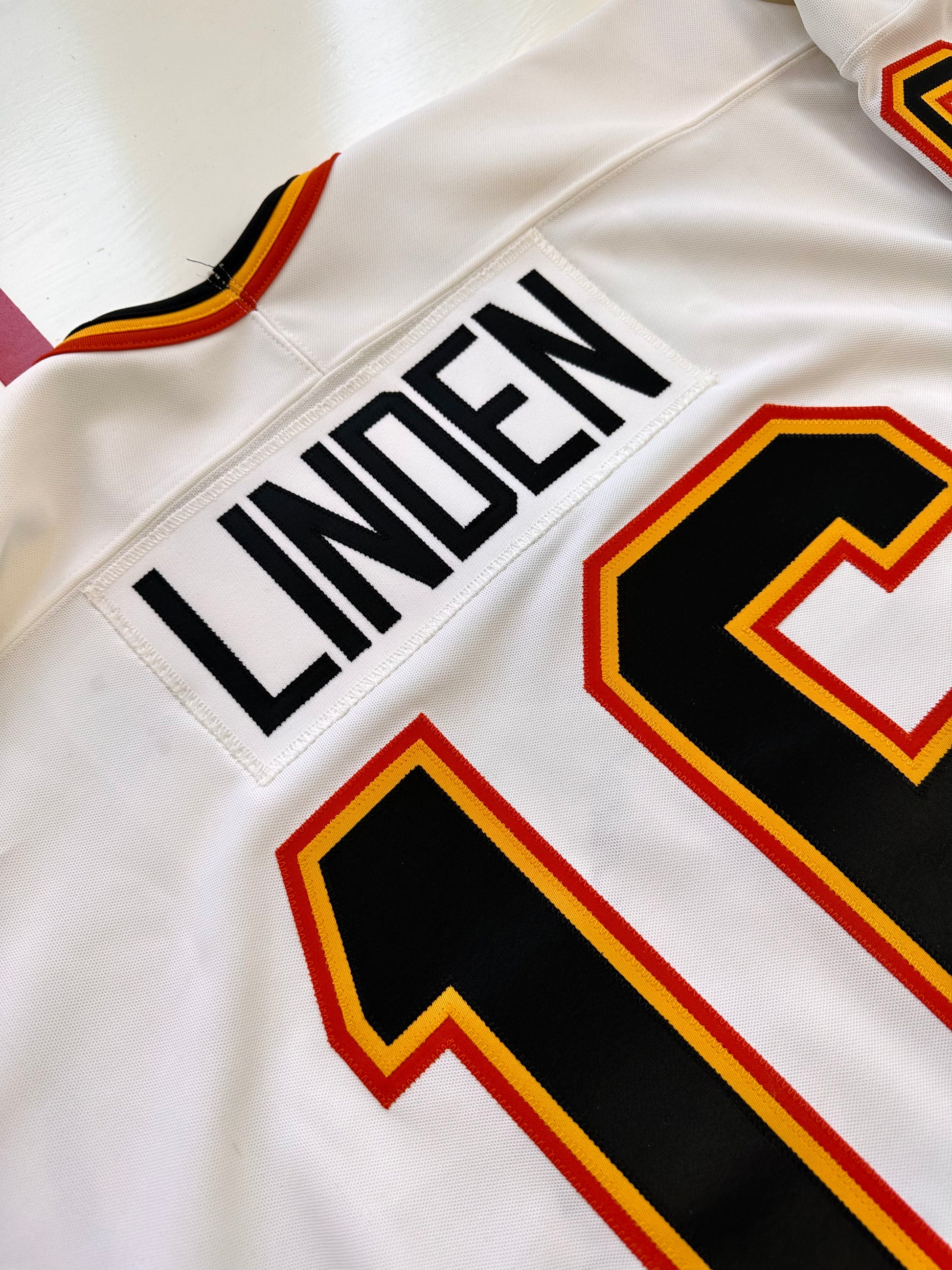 Linden canucks jersey sales