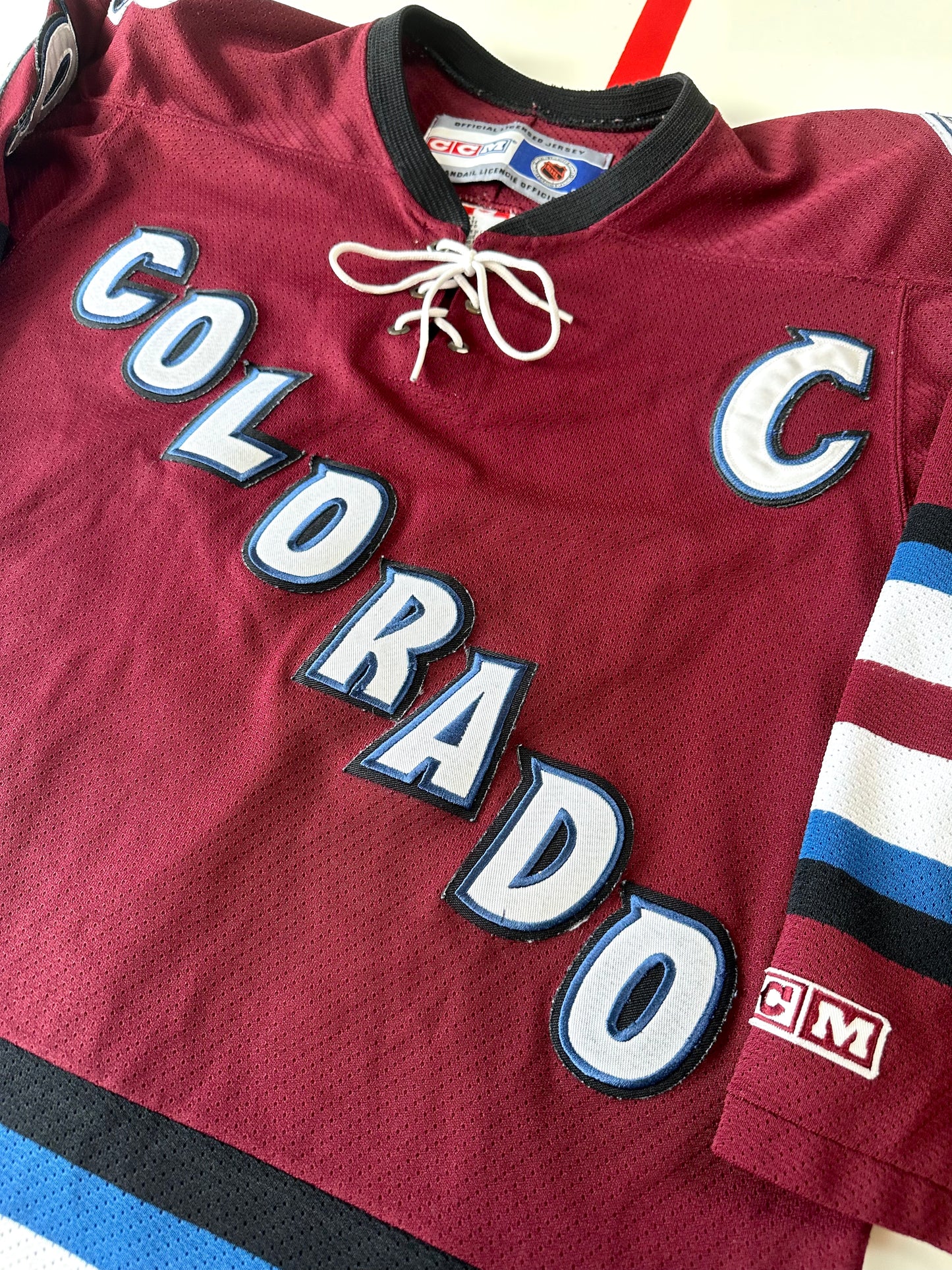 Colorado Avalanche 2001-2004 Joe Sakic Alternate NHL Hockey Jersey (Small)
