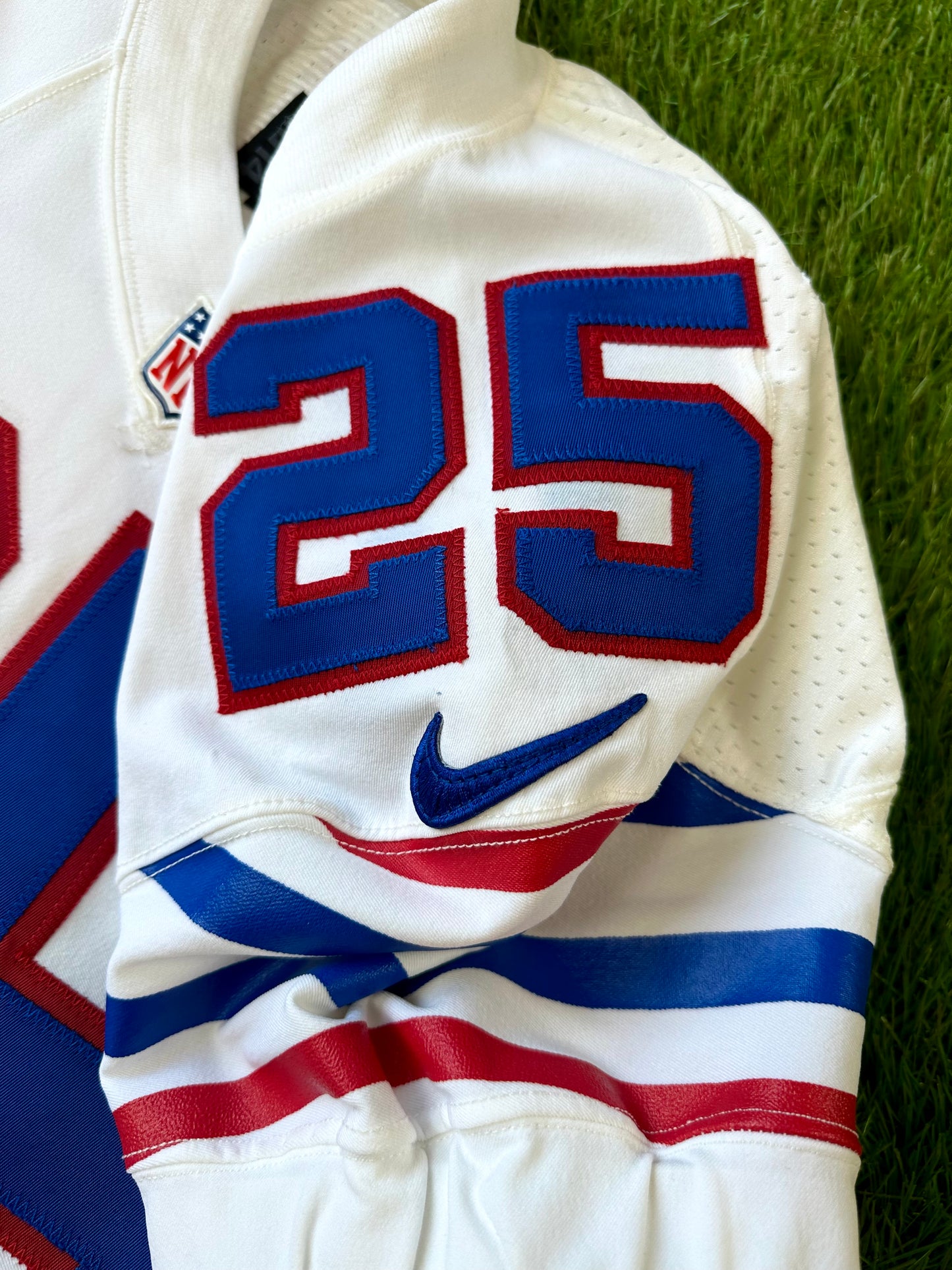 Buffalo Bills 2015-2016 LeSean McCoy Throwback NFL Football Jersey (40/Medium)