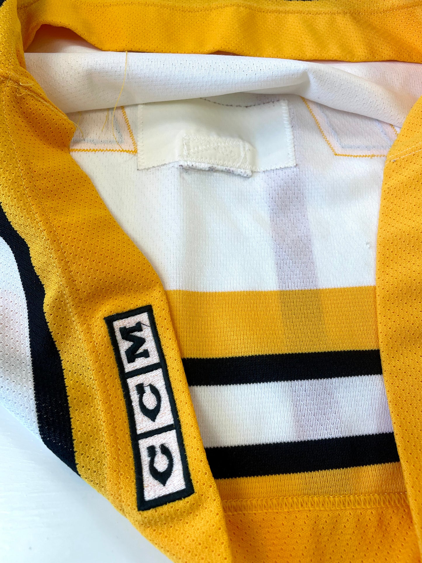 Boston Bruins 1988-1990 Ray Bourque NHL Hockey Jersey (48/Large)