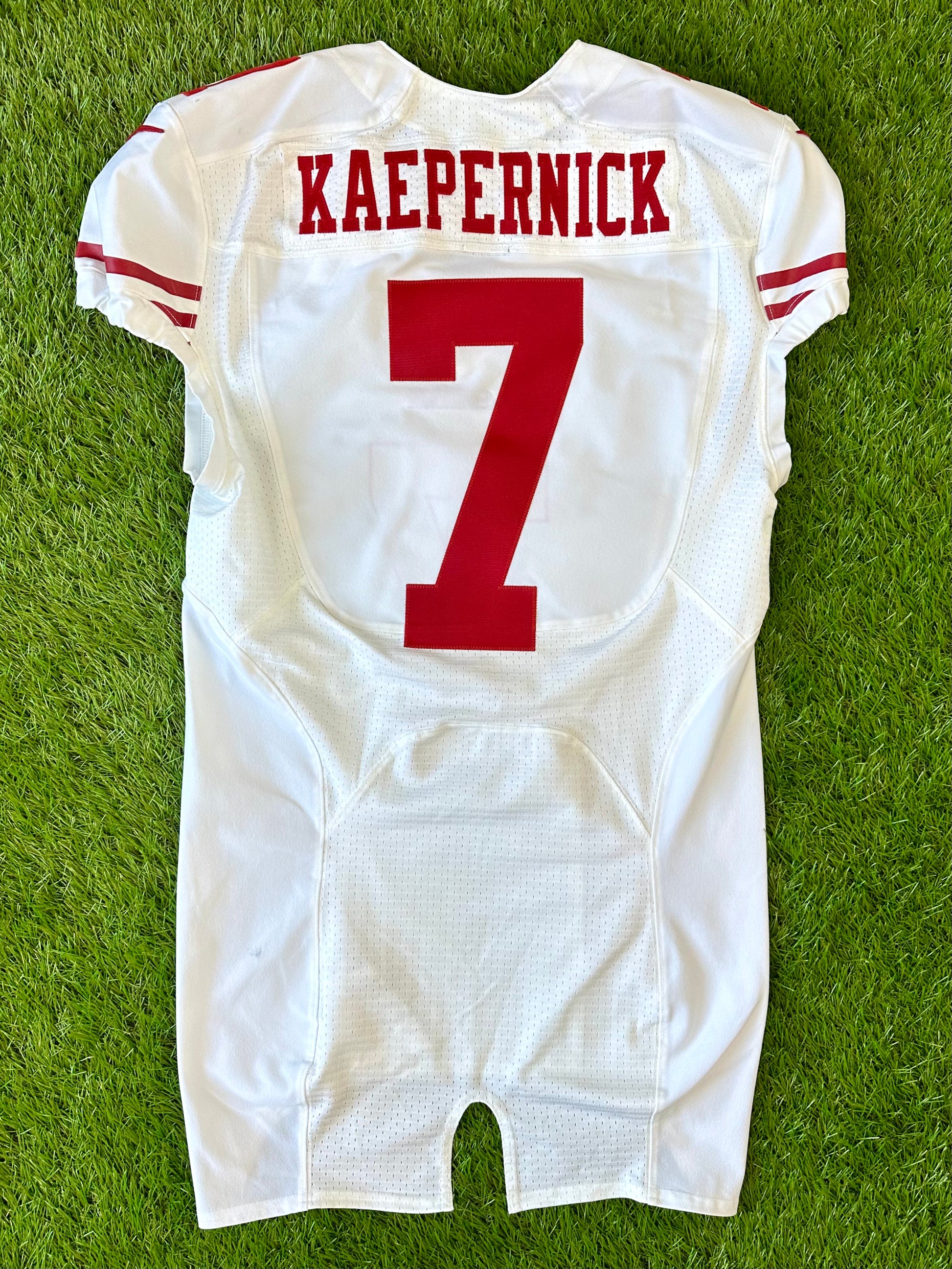 San Francisco 49ers 2015 Colin Kaepernick NFL Football Jersey (40/Smal –  Grail Snipes